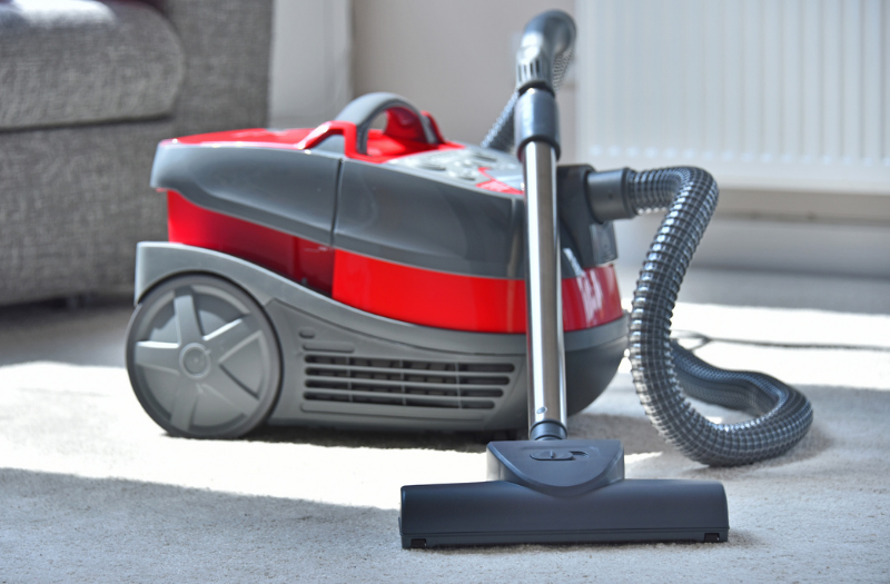 How to Utilize Vacuum Cleaner Attachments to Keep Your Home Office Clean